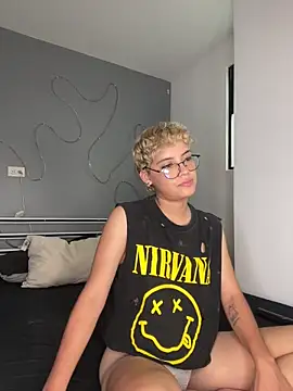 Snapshot of Mia-Sinclair chatting on May 30, 2026, 8:25 pm Mia-Sinclair online show from May 30, 2026, 8:25 pm