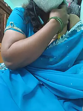 Tamil-kaviya98 online show from June 19, 2026, 9:42 pm