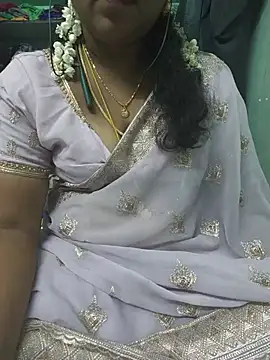 Tamil-kaviya98 online show from June 28, 2026, 5:41 pm