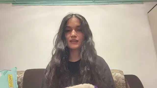 Snapshot of LisetteParajon chatting on June 1, 2026, 4:06 pm LisetteParajon online show from June 1, 2026, 4:06 pm