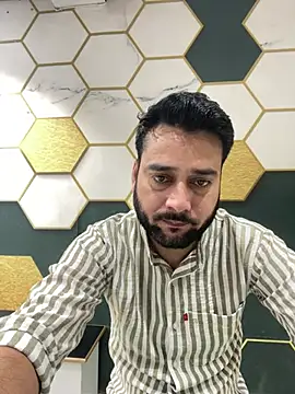 Snapshot of VBRAWN01 chatting on July 2, 2026, 8:53 am VBRAWN01 online show from July 2, 2026, 8:53 am