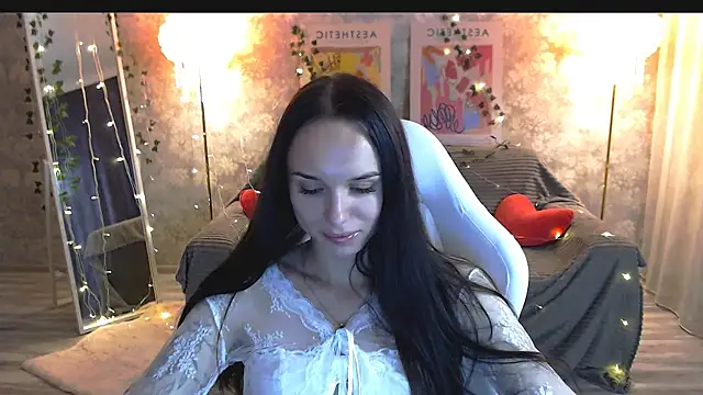 Snapshot of NicoleMerz chatting on June 13, 2026, 7:12 pm NicoleMerz online show from June 13, 2026, 7:12 pm