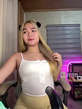 Snapshot of sundayrose chatting on June 1, 2026, 2:06 pm sundayrose online show from June 1, 2026, 2:06 pm