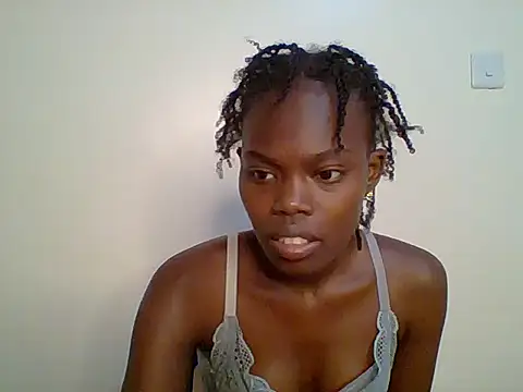 Snapshot of Sweet_quincy chatting on June 15, 2026, 9:25 pm Sweet quincy online show from June 15, 2026, 9:25 pm