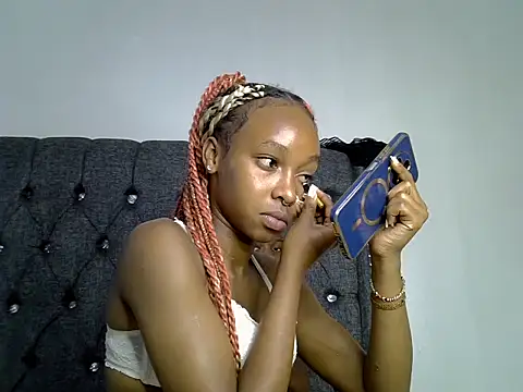Snapshot of cocolaurah chatting on June 27, 2026, 1:28 pm cocolaurah online show from June 27, 2026, 1:28 pm