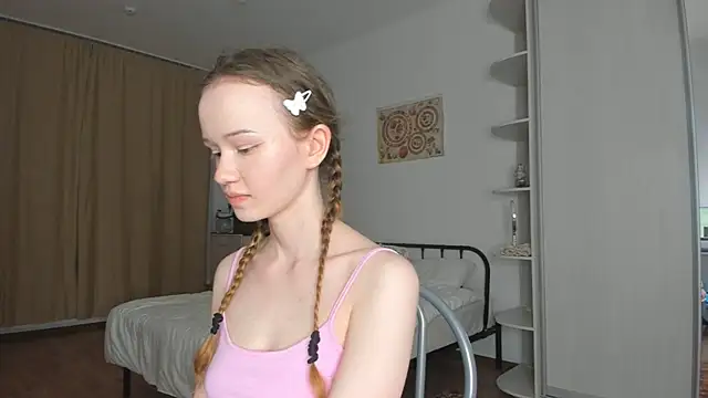 Snapshot of babymolly2 chatting on June 14, 2026, 8:10 pm babymolly2 online show from June 14, 2026, 8:10 pm