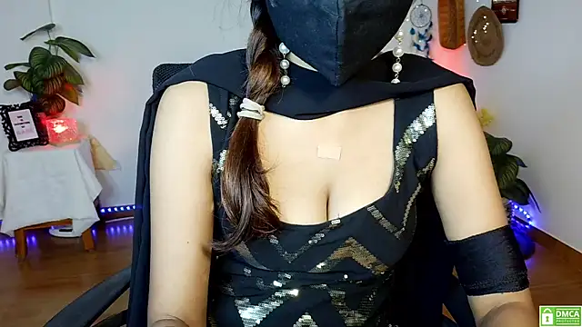 Snapshot of Yalinahotty chatting on July 5, 2026, 4:19 am Yalinahotty online show from July 5, 2026, 4:19 am