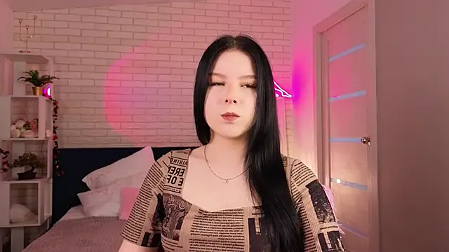MiaMusee online show from June 21, 2026, 4:24 pm
