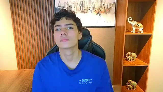 Snapshot of Esteban_Fire chatting on June 1, 2026, 12:05 pm Esteban Fire online show from June 1, 2026, 12:05 pm
