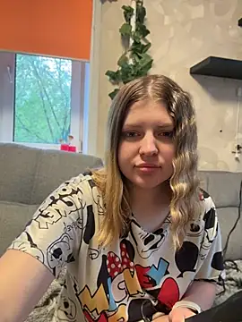 AnikaXRose online show from May 29, 2026, 4:51 am