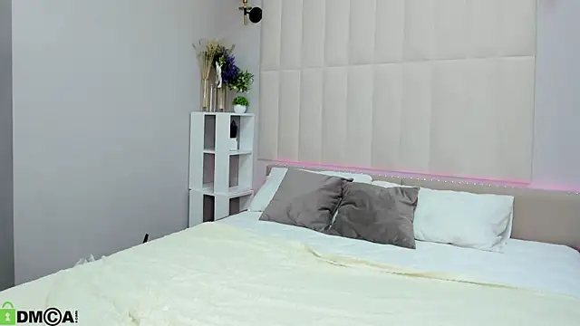Snapshot of Ella_Butler chatting on July 7, 2026, 6:16 am Ella Butler online show from July 7, 2026, 6:16 am