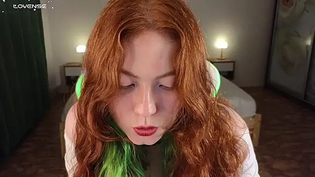Snapshot of YourGingerCute chatting on July 18, 2026, 5:10 pm YourGingerCute online show from July 18, 2026, 5:10 pm