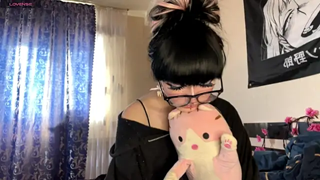 HolyCute online show from July 21, 2026, 3:35 pm
