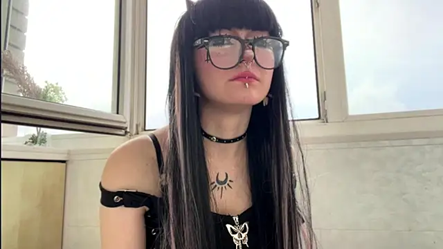 HolyCute online show from July 20, 2026, 3:47 pm