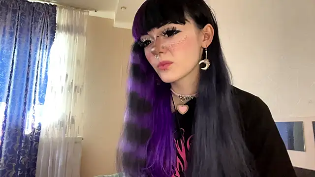 HolyCute online show from June 21, 2026, 2:12 pm