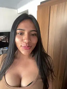 Caro Mildrey online show from June 11, 2026, 9:34 pm