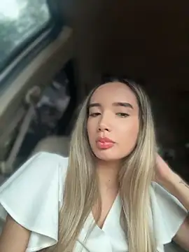 Snapshot of Julieta-Ospina chatting on May 31, 2026, 7:14 pm Julieta-Ospina online show from May 31, 2026, 7:14 pm