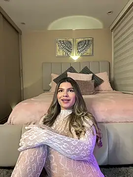 Snapshot of emilyvex chatting on June 21, 2026, 5:24 am emilyvex online show from June 21, 2026, 5:24 am