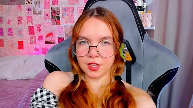 Snapshot of Sirena_Rose chatting on July 26, 2026, 3:13 am Sirena Rose online show from July 26, 2026, 3:13 am