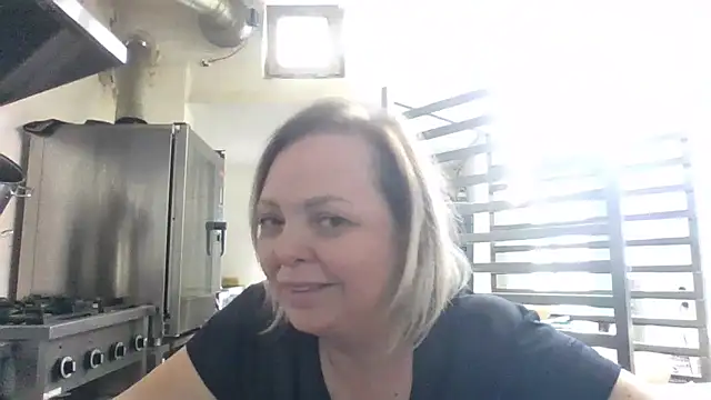 Snapshot of BellaaKiss chatting on May 30, 2026, 2:12 pm BellaaKiss online show from May 30, 2026, 2:12 pm