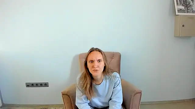 Snapshot of JenevaLitalien chatting on May 31, 2026, 8:09 am JenevaLitalien online show from May 31, 2026, 8:09 am