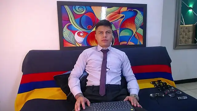 AquilesTaylor online show from June 12, 2026, 12:36 pm