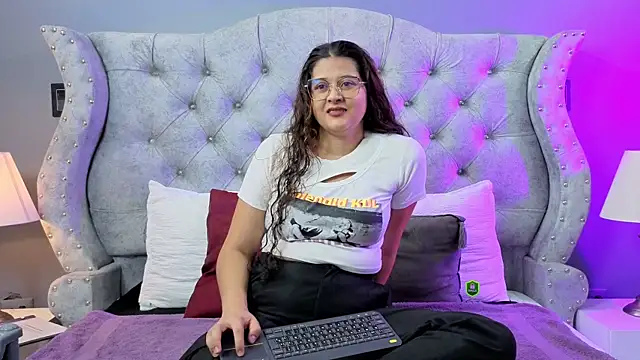 Snapshot of GreysTh chatting on July 16, 2026, 12:02 pm GreysTh online show from July 16, 2026, 12:02 pm