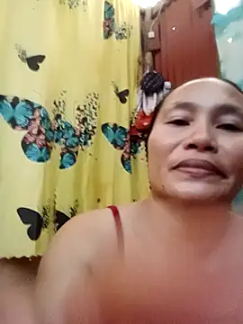 Snapshot of Queenslay chatting on July 3, 2026, 12:39 am Queenslay online show from July 3, 2026, 12:39 am
