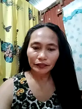 Snapshot of Queenslay chatting on July 5, 2026, 10:05 pm Queenslay online show from July 5, 2026, 10:05 pm