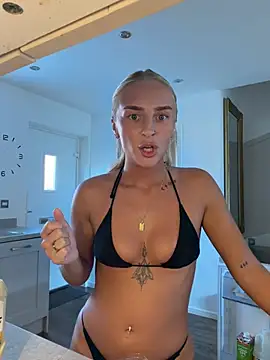 Snapshot of Millymae_ chatting on June 23, 2026, 5:55 pm Millymae online show from June 23, 2026, 5:55 pm