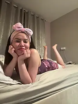 Snapshot of ArabianTemptress chatting on August 2, 2026, 11:02 pm ArabianTemptress online show from August 2, 2026, 11:02 pm