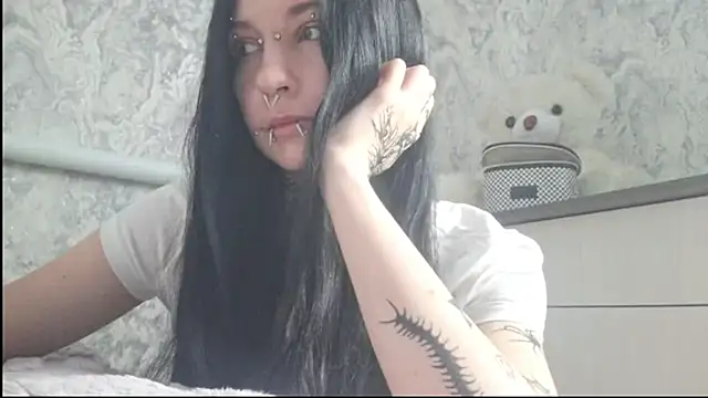 KrissyHiott online show from June 11, 2026, 4:09 am
