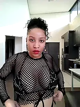 Snapshot of lunatemp chatting on August 8, 2026, 2:02 pm lunatemp online show from August 8, 2026, 2:02 pm