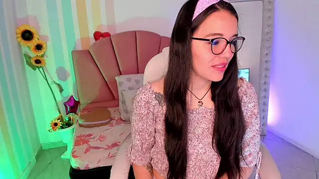 Snapshot of Emma_lakshmi chatting on June 10, 2026, 2:18 pm Emma lakshmi online show from June 10, 2026, 2:18 pm
