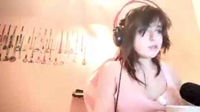 Snapshot of bunnyhoneylovehands chatting on June 12, 2026, 9:56 pm bunnyhoneylovehands online show from June 12, 2026, 9:56 pm