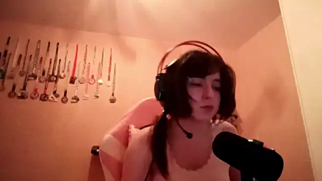 Snapshot of bunnyhoneylovehands chatting on June 15, 2026, 9:36 pm bunnyhoneylovehands online show from June 15, 2026, 9:36 pm