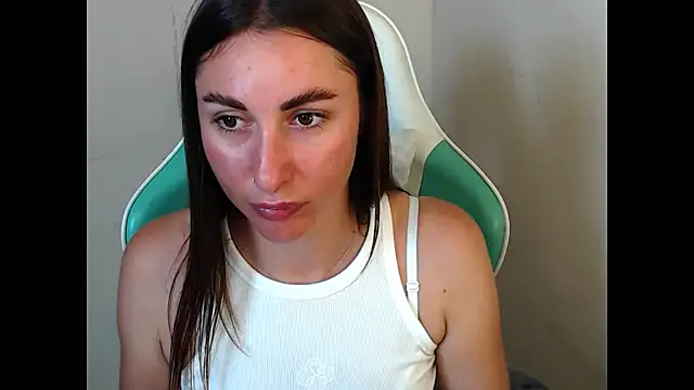 Snapshot of Cammil1a_horn chatting on July 16, 2026, 10:56 am Cammil1a horn online show from July 16, 2026, 10:56 am