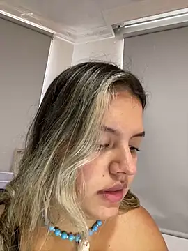 azulskyer online show from June 11, 2026, 4:59 pm