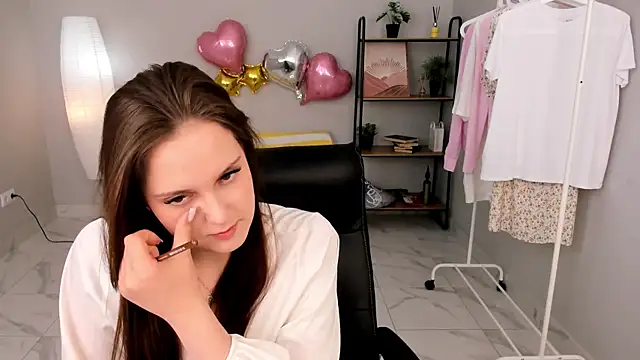 Snapshot of April_Mills_ chatting on June 3, 2026, 2:33 pm April Mills online show from June 3, 2026, 2:33 pm