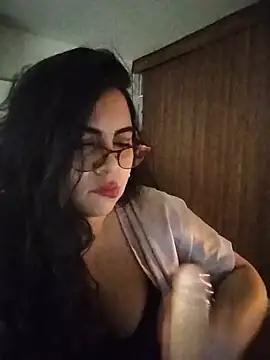 Snapshot of Roxxy_Sade chatting on June 10, 2026, 10:22 pm Roxxy Sade online show from June 10, 2026, 10:22 pm