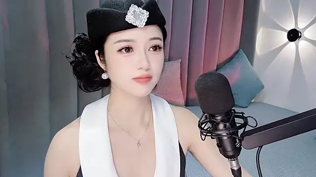 Snapshot of Momo-Wow chatting on July 7, 2026, 6:16 am Momo-Wow online show from July 7, 2026, 6:16 am