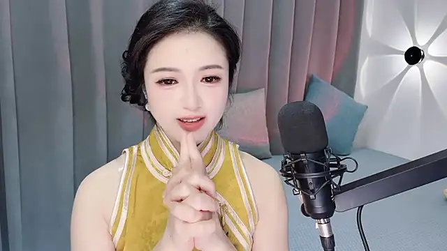 Snapshot of Momo-Wow chatting on June 14, 2026, 4:46 am Momo-Wow online show from June 14, 2026, 4:46 am