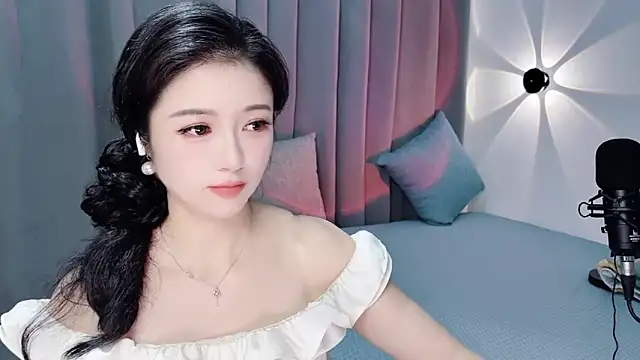 Snapshot of Momo-Wow chatting on July 8, 2026, 6:25 am Momo-Wow online show from July 8, 2026, 6:25 am