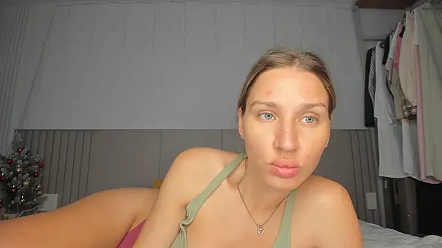 SofiClimbing online show from February 14, 2026, 2:45 am