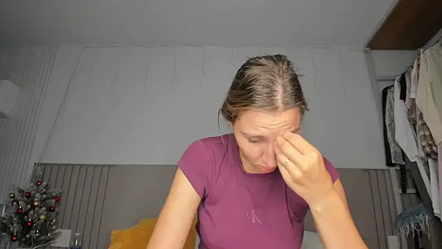 SofiClimbing online show from February 16, 2026, 1:26 am