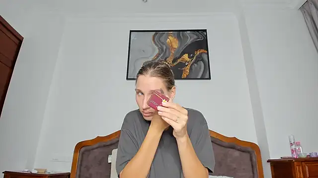 SofiClimbing online show from November 19, 2025, 10:59 am