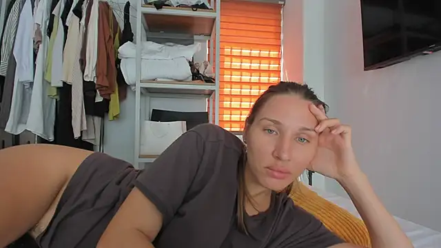 SofiClimbing online show from March 29, 2026, 6:26 am