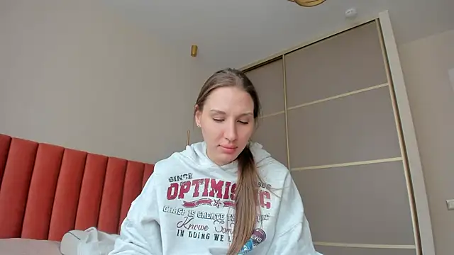 SofiClimbing online show from March 11, 2025, 6:52 am