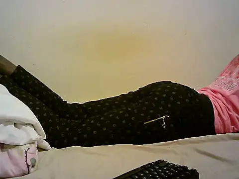 Snapshot of BerryJulie chatting on July 4, 2026, 7:18 pm BerryJulie online show from July 4, 2026, 7:18 pm