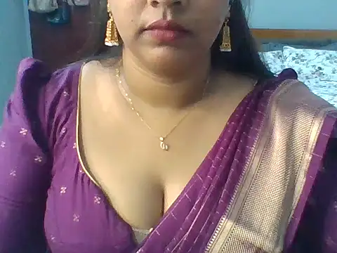 Tamil hot Meenu online show from June 9, 2026, 3:24 pm